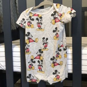 Mickey onesie - shorts